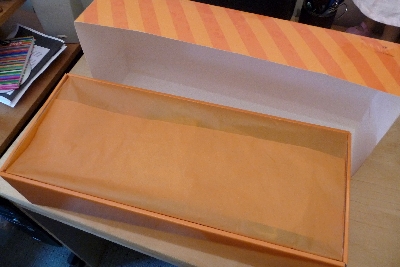 Maru box with tissue paper