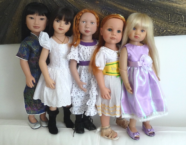 Girl dolls in height order